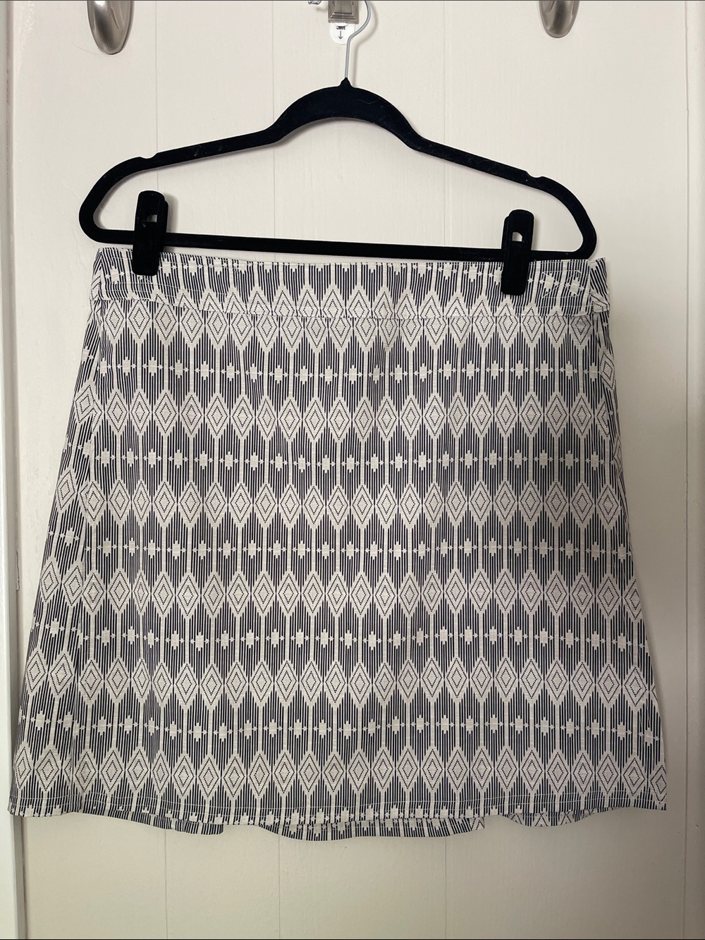 Ripskirt Hawaii black & cream A-Line wrap Skirt
